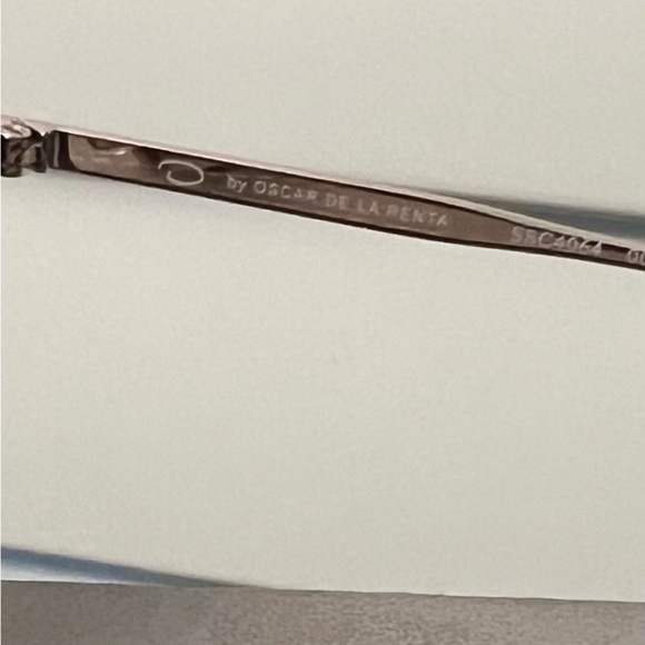 Oscar de la Renta sunglasses - Picture 5 of 6